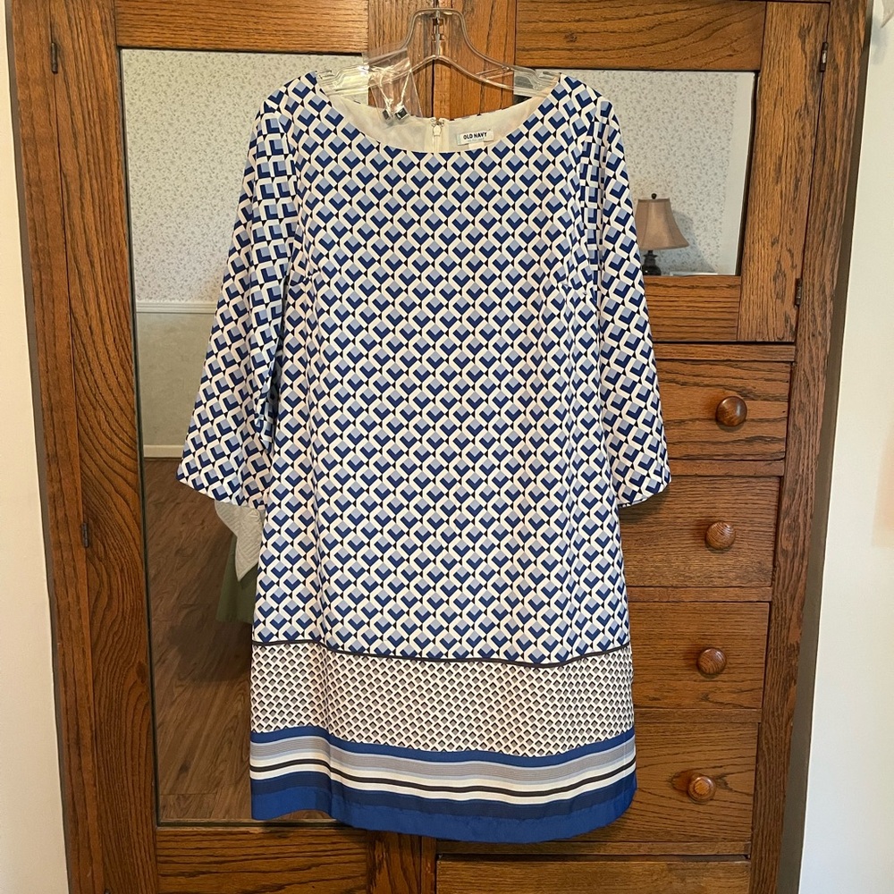 Old Navy Blue & White M Dress & Earrings